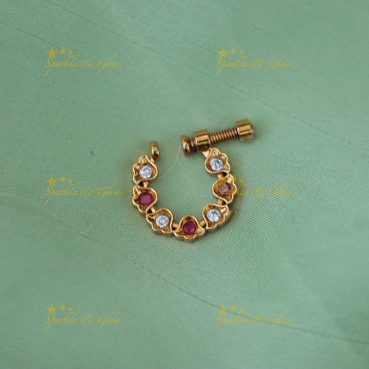 Exquisite Gold Heart Nosepin – Perfect for Festive Glamour