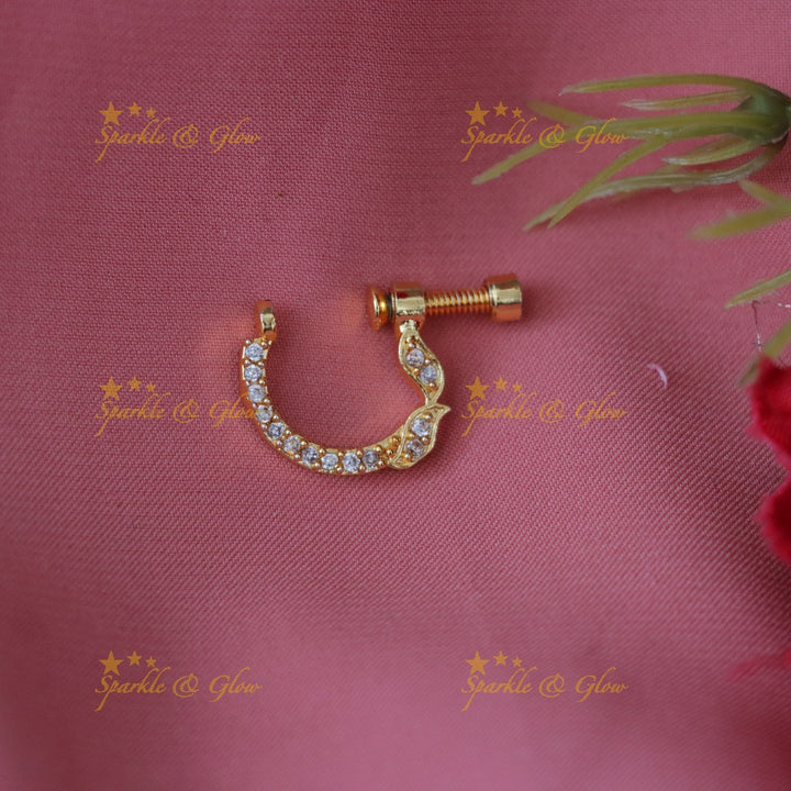 Exquisite Gold Floral Nose Ring with Elegant Design