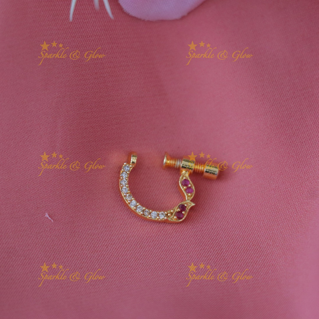 Exquisite Gold Floral Nose Ring with Elegant Design