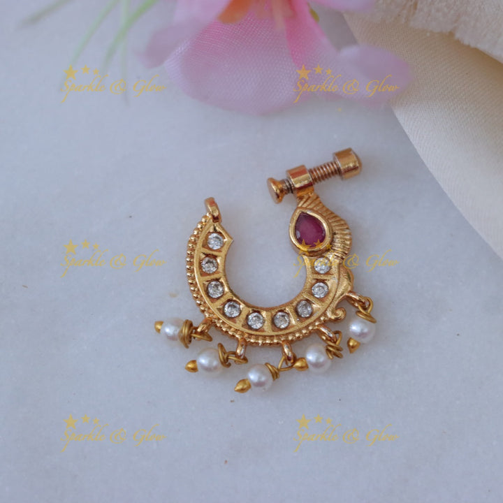 Exquisite Gold Leaf Festive Nosepin - Elegance Redefined