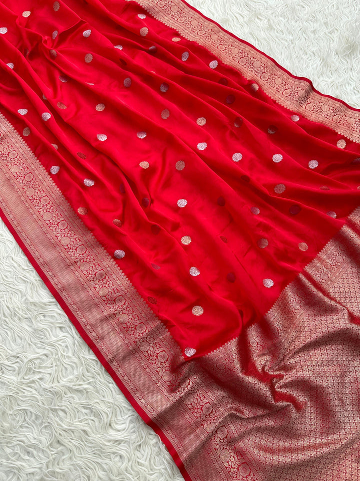 Elegant Banarasi Silk Saree with Exquisite Zari Work