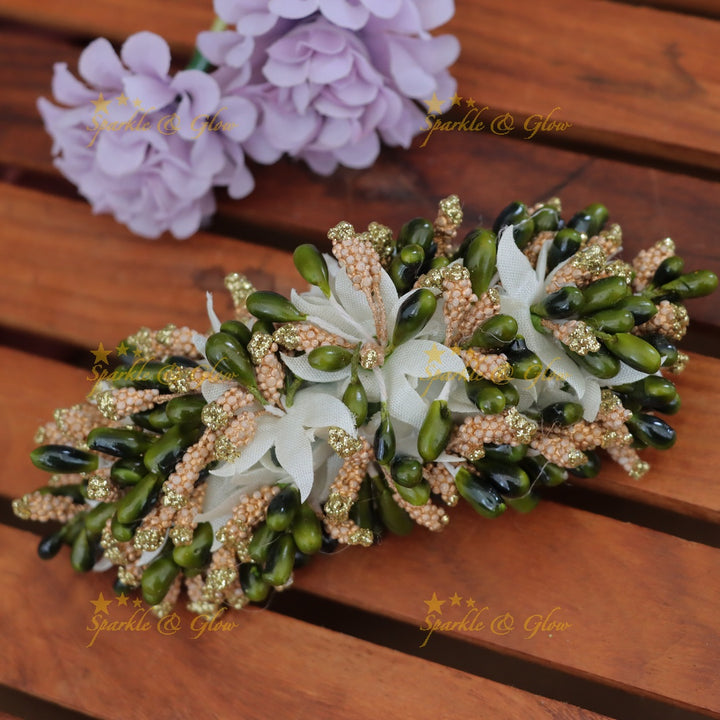 Enchanting Floral Gold Hairclip for Festive Glamour