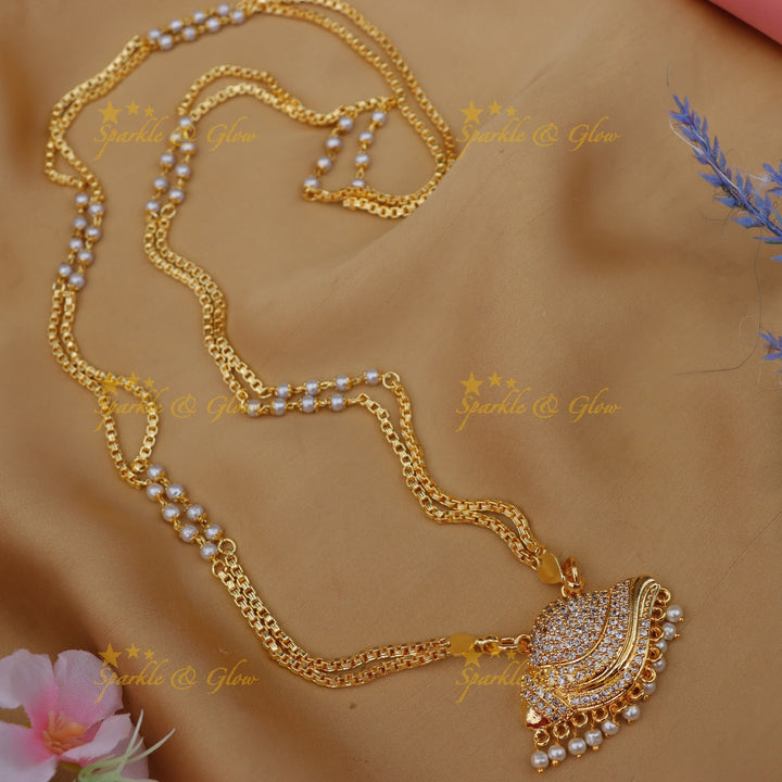 Gold Plated Shell Pendant Necklace - Timeless Elegance