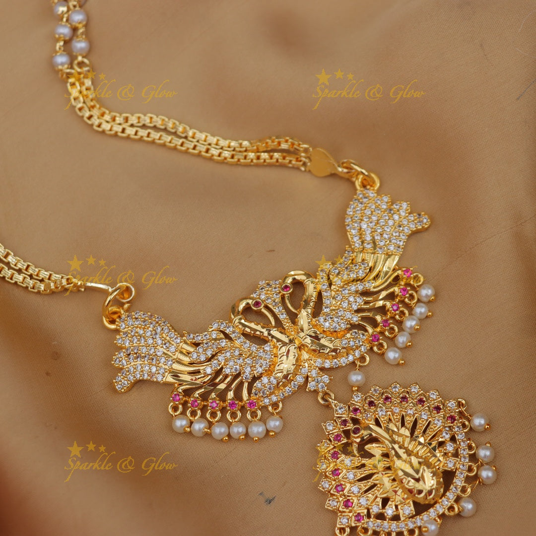 Exquisite Gold Peacock Pendant Necklace for Festive Elegance