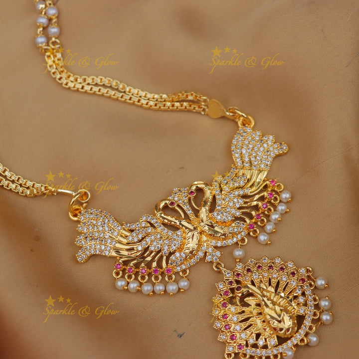 Exquisite Gold Peacock Pendant Necklace for Festive Elegance