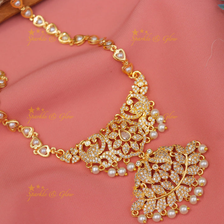 Exquisite Peacock Pendant Necklace for Grand Celebrations