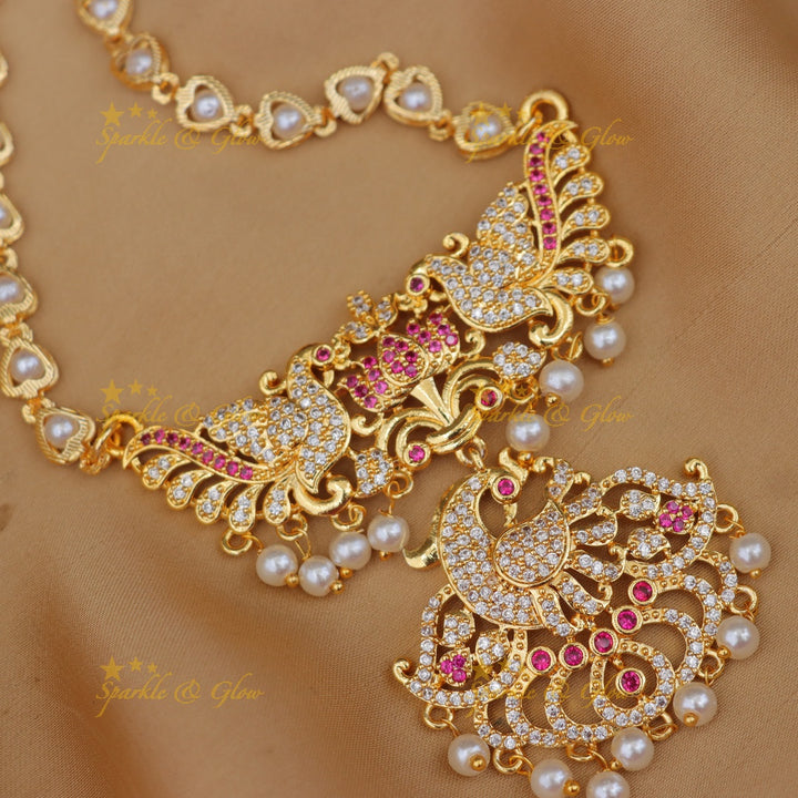 Exquisite Dancing Peacock Necklace for Festive Elegance