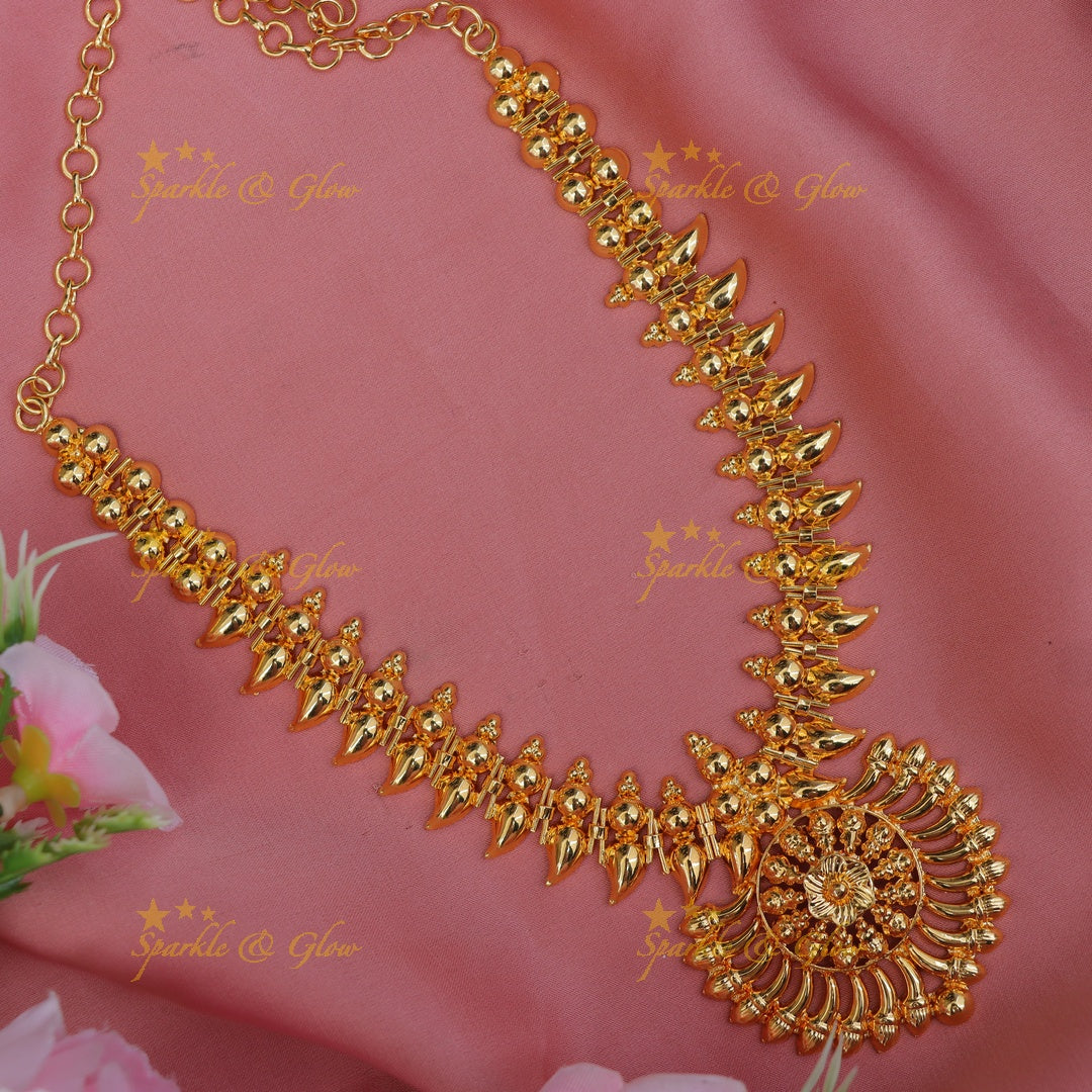 Exquisite Gold Floral Necklace for Weddings & Celebrations
