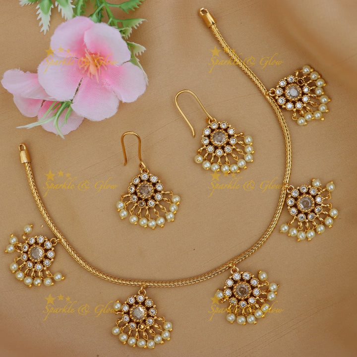 Exquisite Floral Pearl Necklace for Festive Elegance