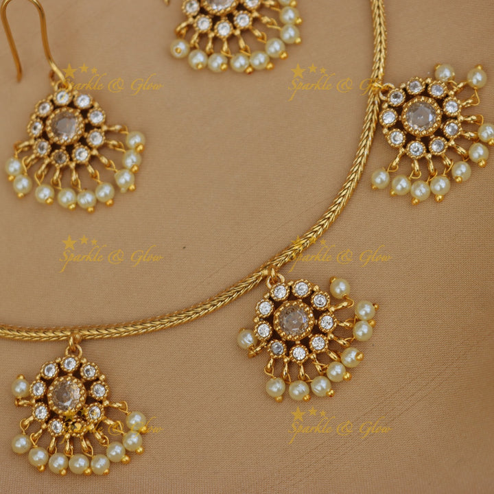 Exquisite Floral Pearl Necklace for Festive Elegance