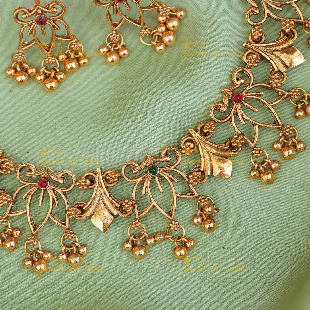 Exquisite Gold Lotus Floral Necklace for Celebrations