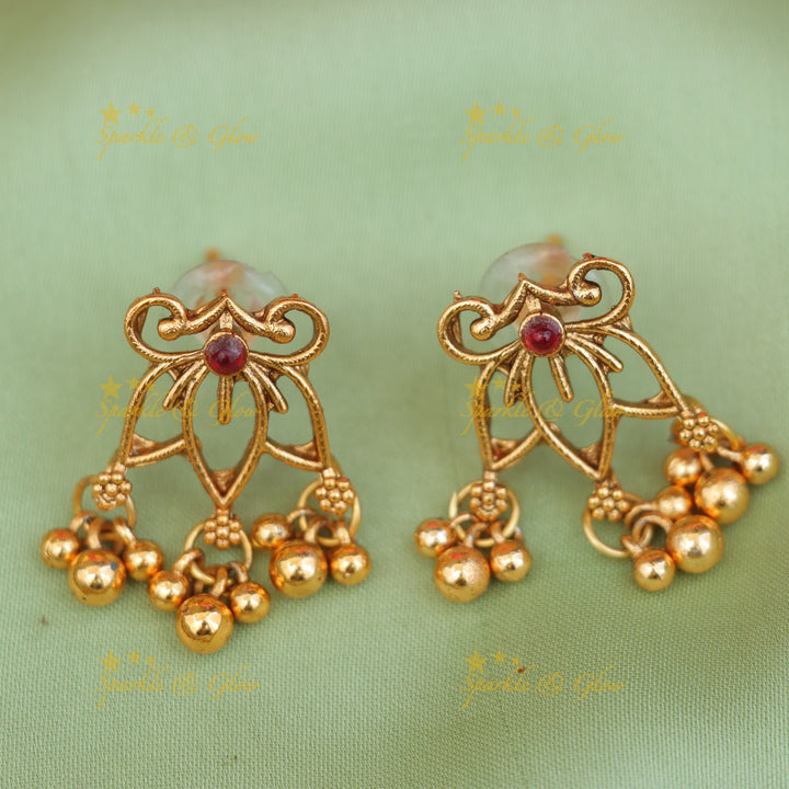 Exquisite Gold Lotus Floral Necklace for Celebrations