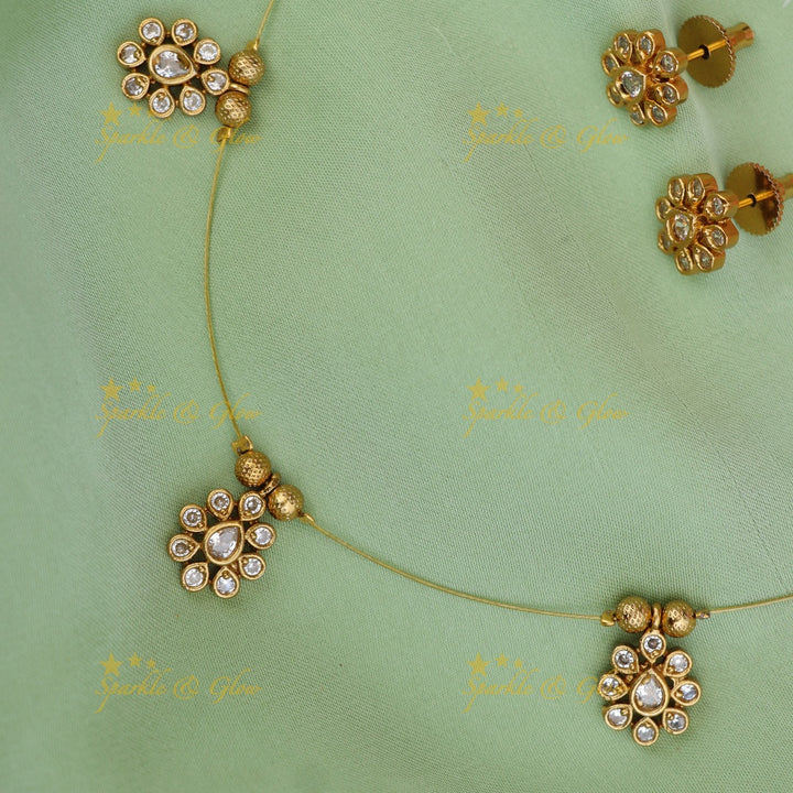 Exquisite Gold Floral Necklace for Elegant Festivities