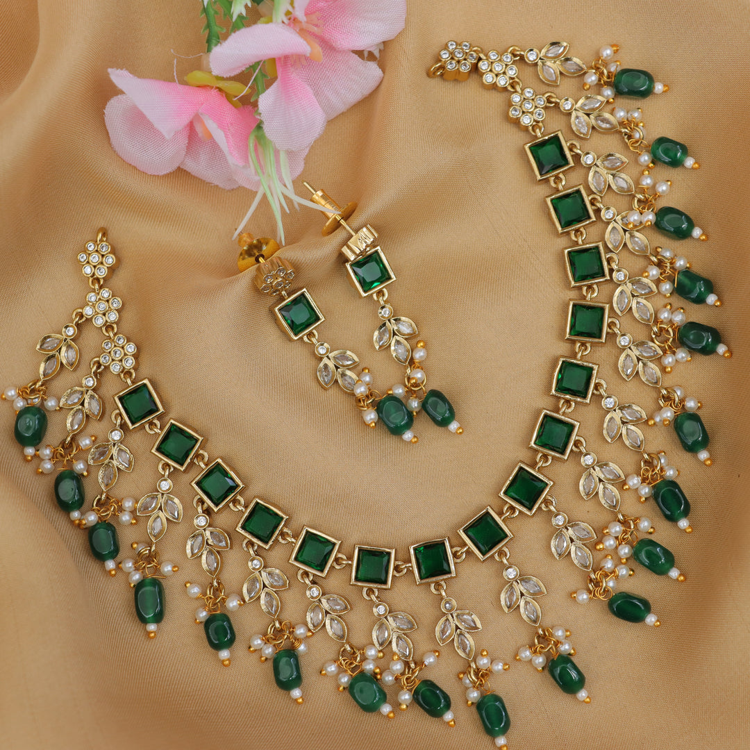 Exquisite Gold Necklace Set with Emerald Stones