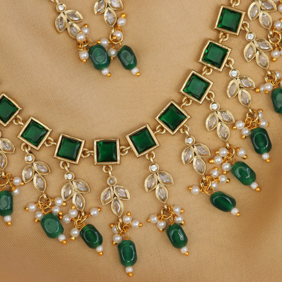 Exquisite Gold Necklace Set with Emerald Stones
