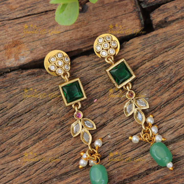 Exquisite Gold Necklace Set with Emerald Stones