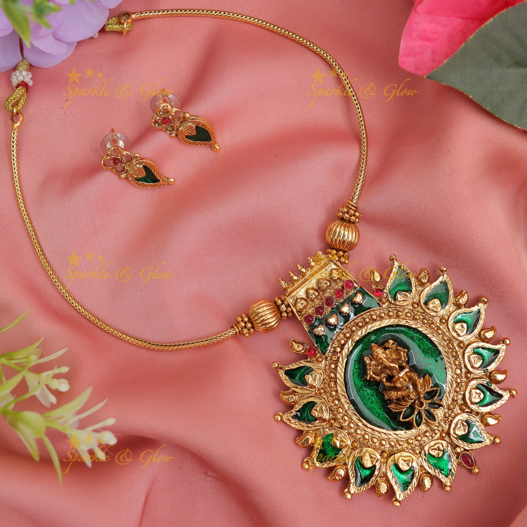 Kerala Ganesha Mango Pendant Necklace | Exquisite Design