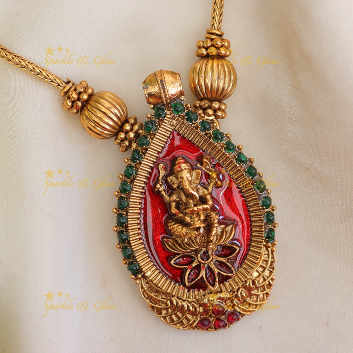 Exquisite Ganesha Pendant Necklace for Festive Elegance