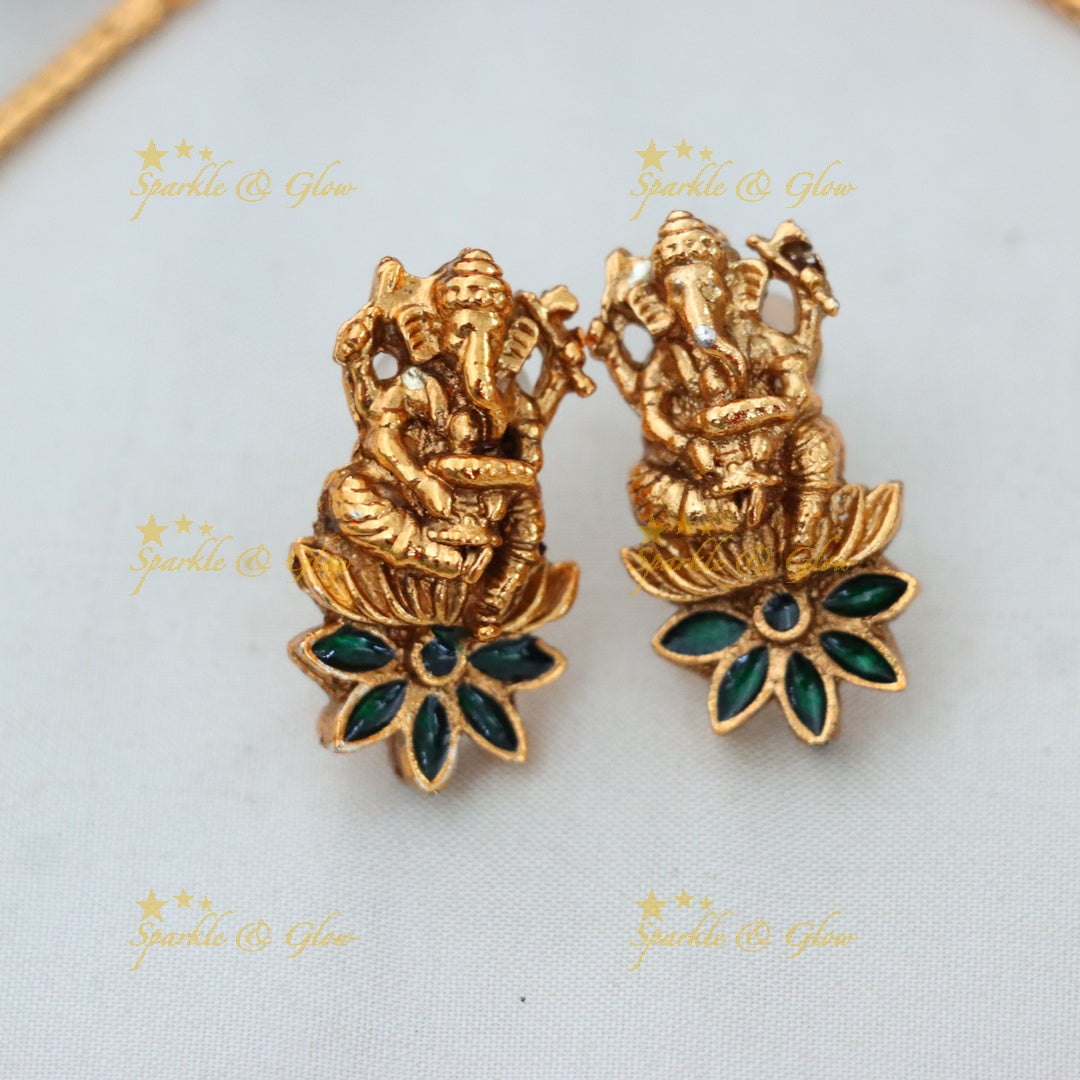 Exquisite Ganesha Pendant Necklace for Festive Elegance