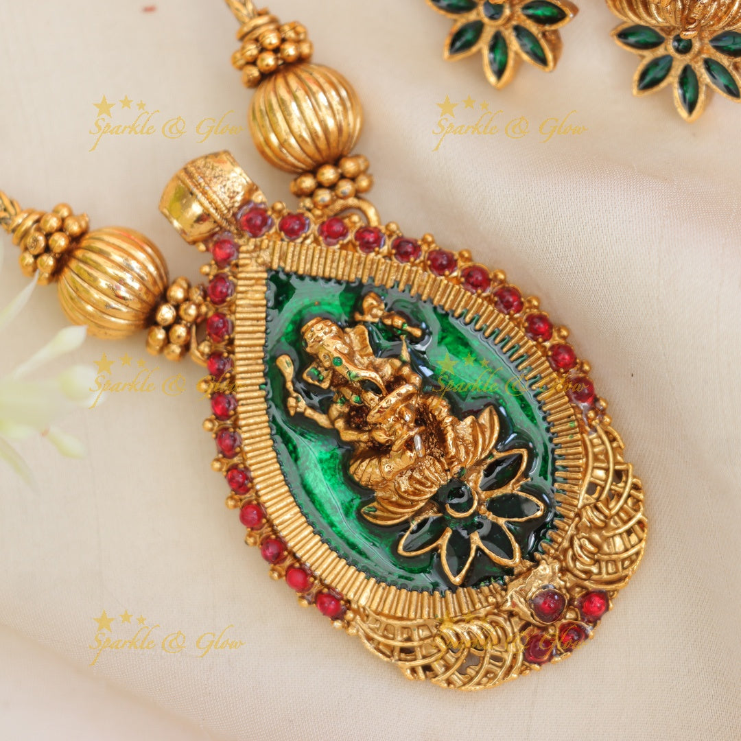 Exquisite Ganesha Pendant Necklace for Festive Elegance