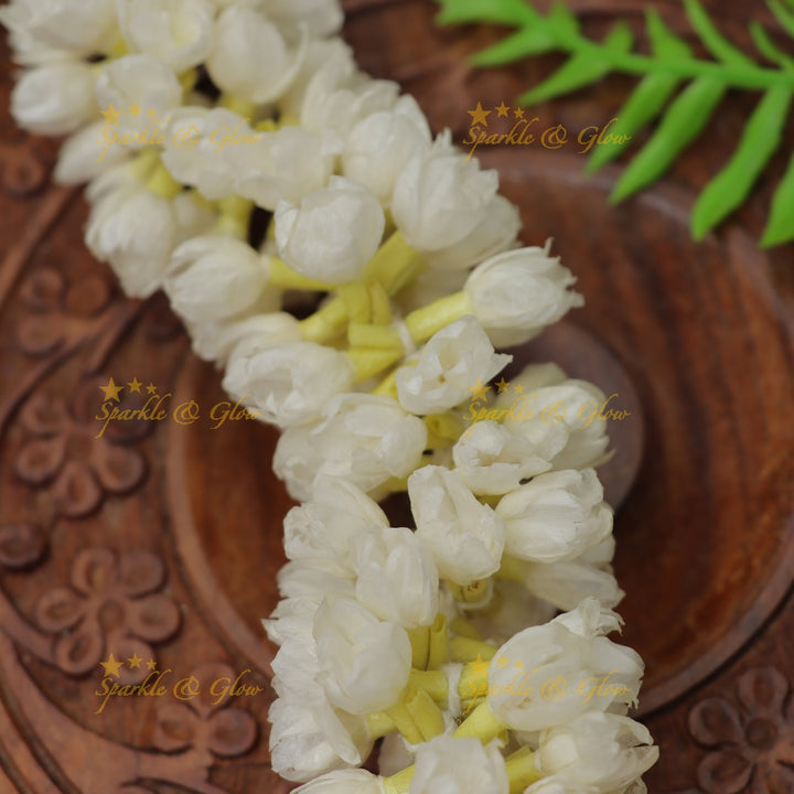 Exquisite Floral Gajra Hairpiece for Festivity & Elegance