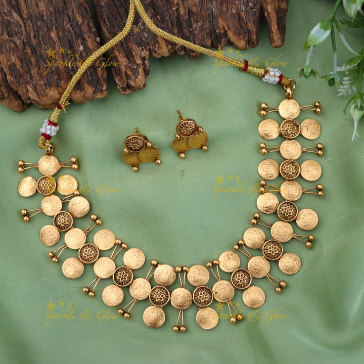 Exquisite Gold Coin Necklace for Festive Celebrations