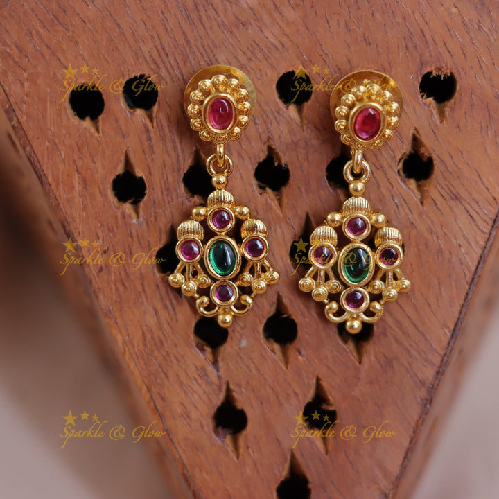 Elegant Kemp Gold Floral Necklace & Earrings Set Online