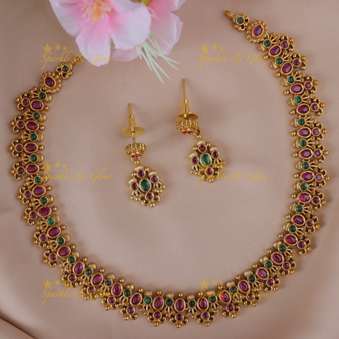 Exquisite Kemp Necklace with Gold Beads - New Arrival