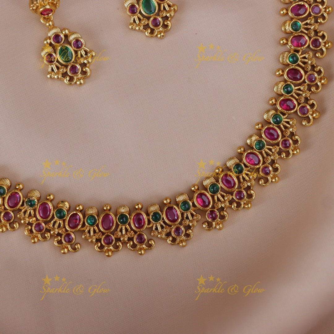 Exquisite Kemp Necklace with Gold Beads - New Arrival