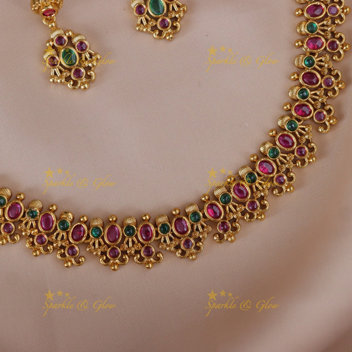 Exquisite Kemp Necklace with Gold Beads - New Arrival