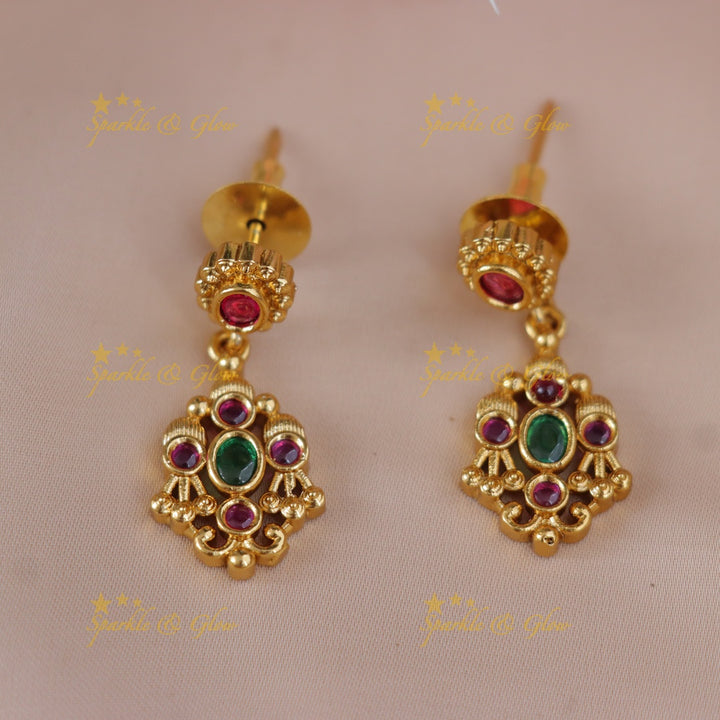 Exquisite Kemp Necklace with Gold Beads - New Arrival