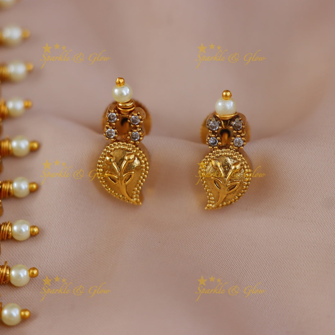 Mango Leaf Kemp Necklace - Festive Elegance Redefined