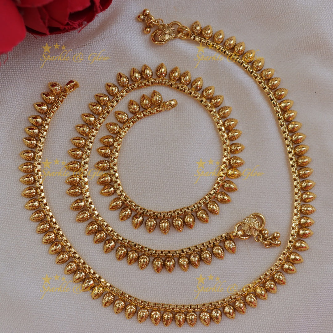 Gold-Inspired Festive Anklet for Special Occasions