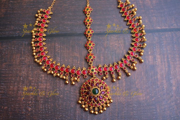 Bridal three sided kemp maang tikka with gold bead dropping