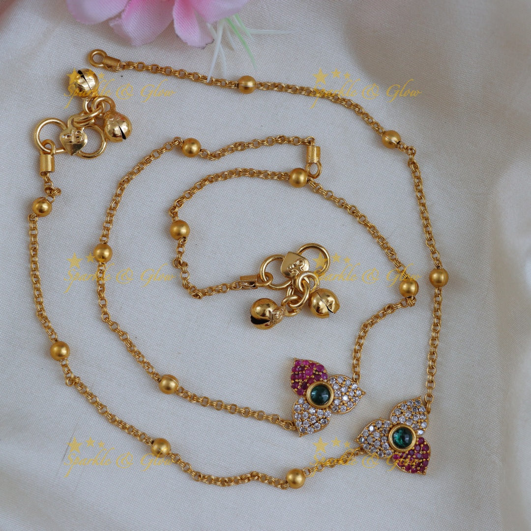 Elegant Gold Floral Leaf Anklet for Festive Occasions