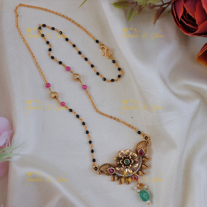 Exquisite Gold Floral Mango Pendant Mangalsutra