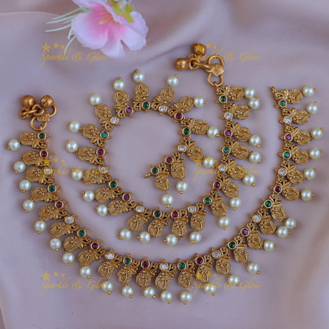 Elegant Festive Gold Leaf Anklet - Sparkle & Glow