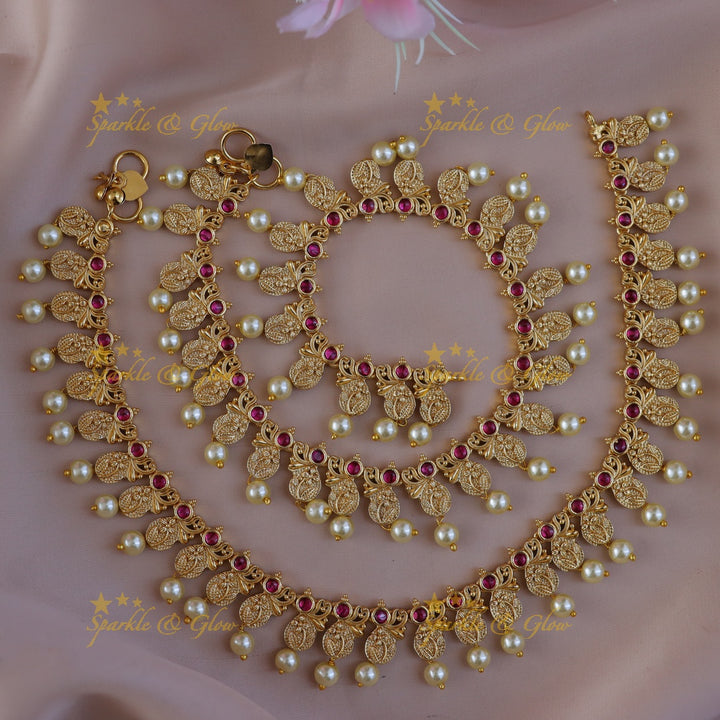 Elegant Festive Gold Leaf Anklet - Sparkle & Glow