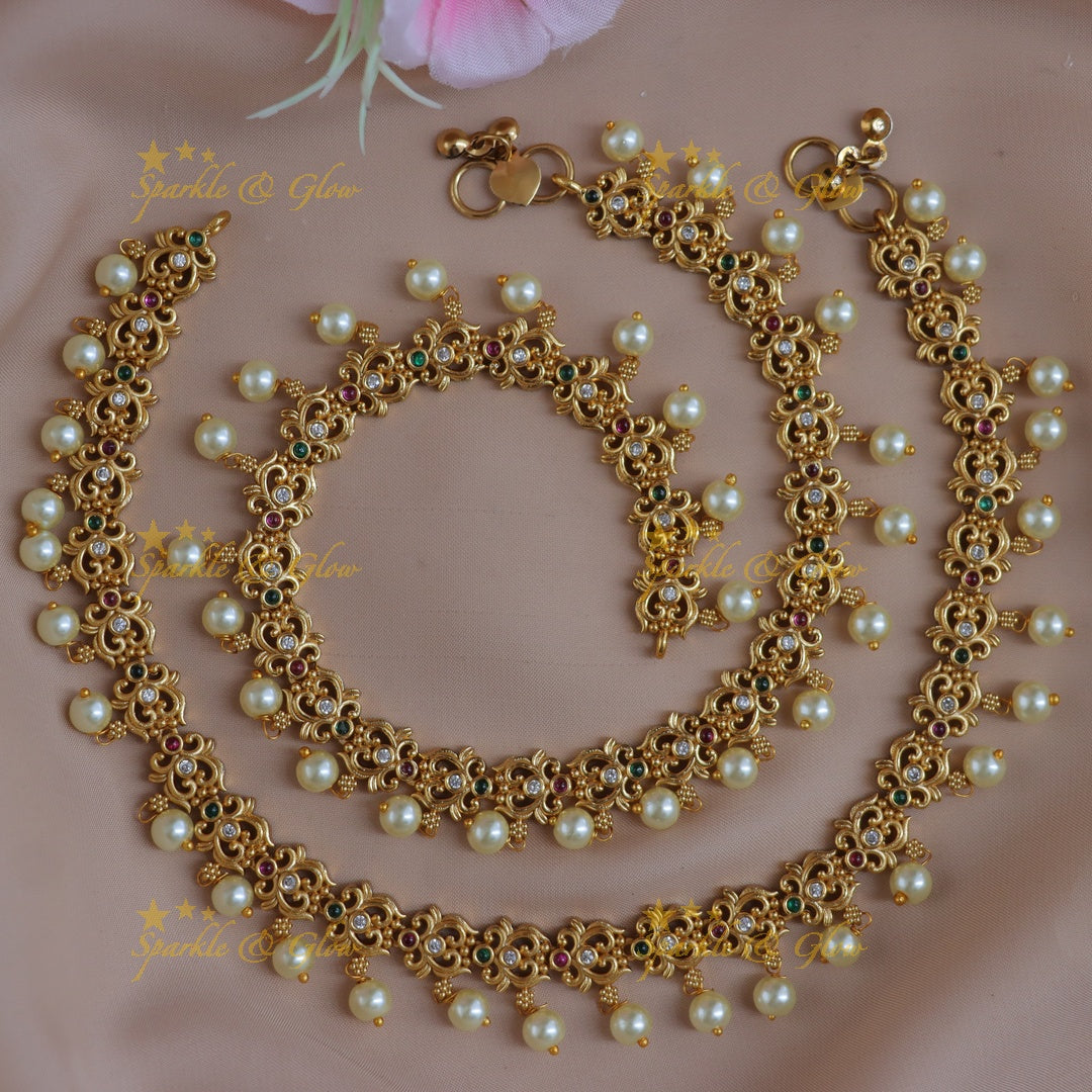 Exquisite Leaf Floral Pearl Anklet - Festive Glamour