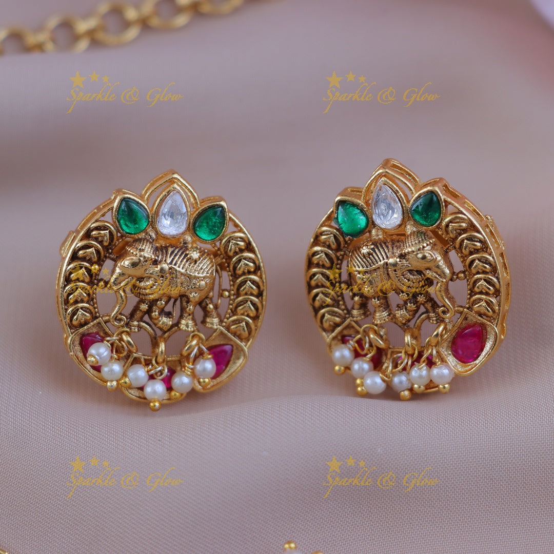 Exquisite Gold Elephant Necklace for Festive Glamour