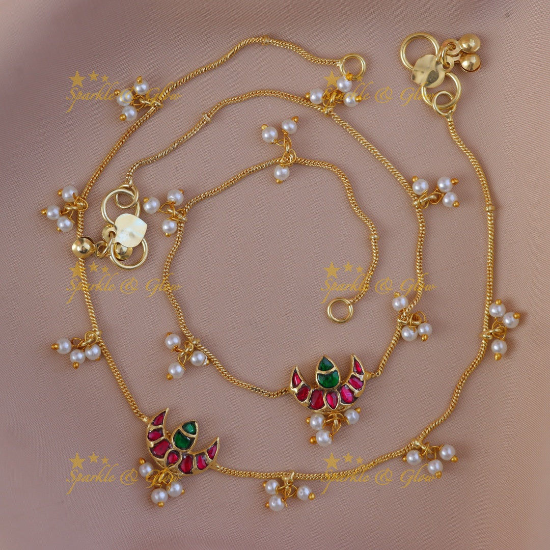 Exquisite Jadau Gold-Tone Anklet with Half Moon Design