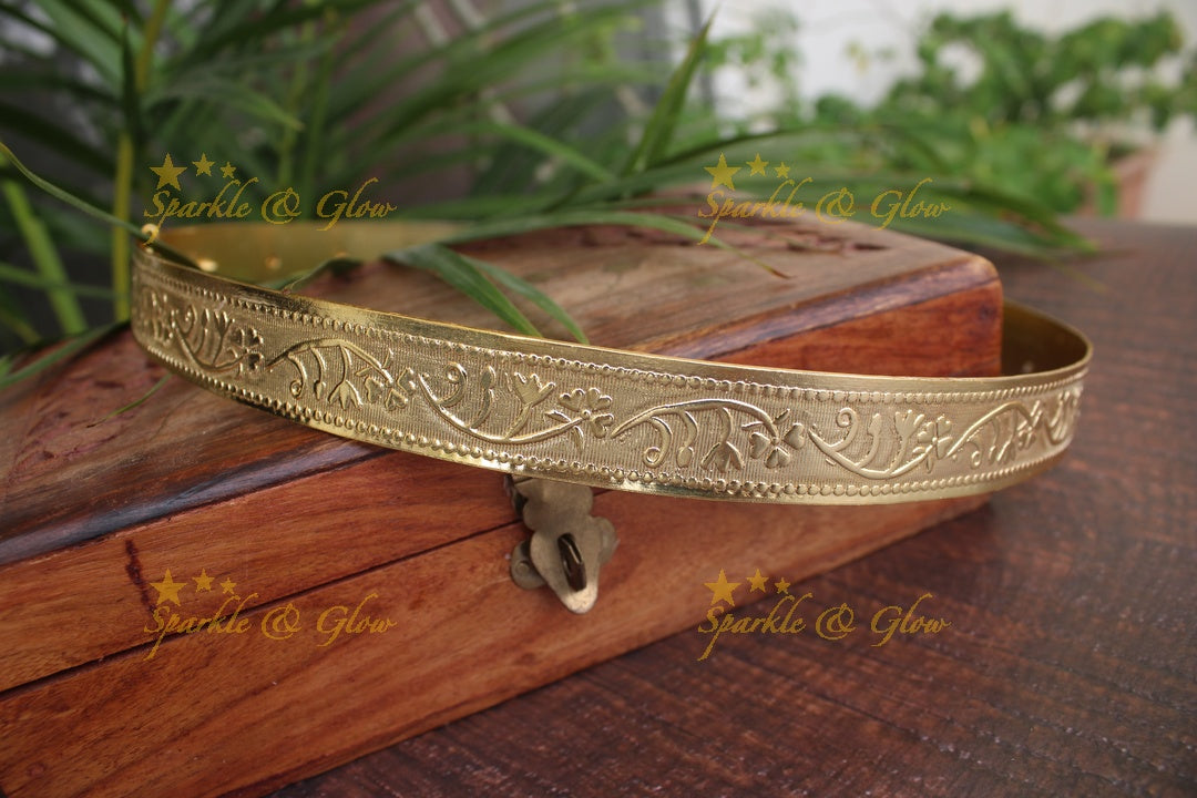 Gold alike antique simple hipbelt with intricate design
