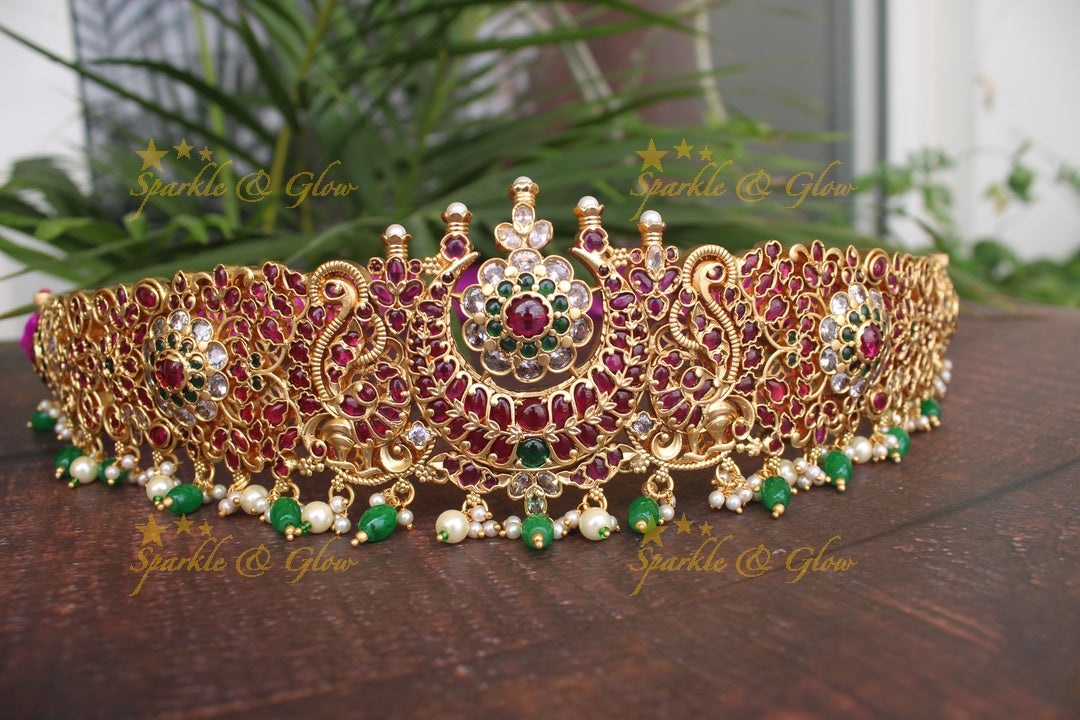 Gold alike non idol statement kemp hipbelt with greean beads