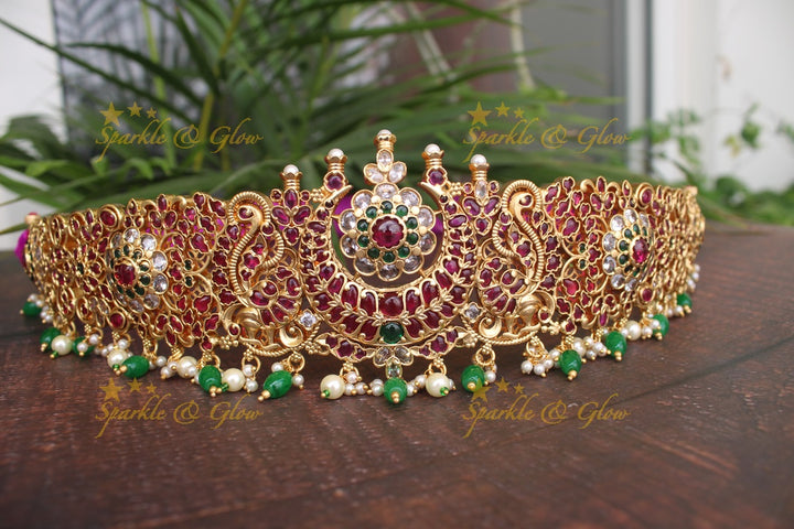 Gold alike non idol statement kemp hipbelt with greean beads