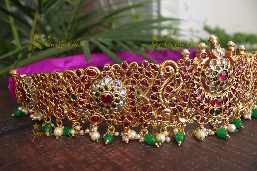 Gold alike non idol statement kemp hipbelt with greean beads