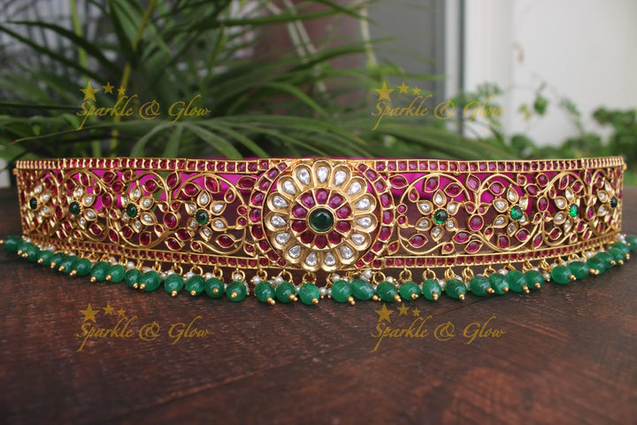 Gold alike non idol statement kemp hipbelt with greean beads