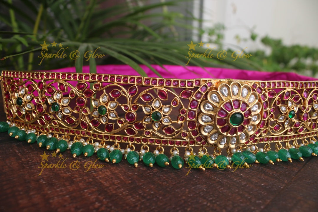 Gold alike non idol statement kemp hipbelt with greean beads