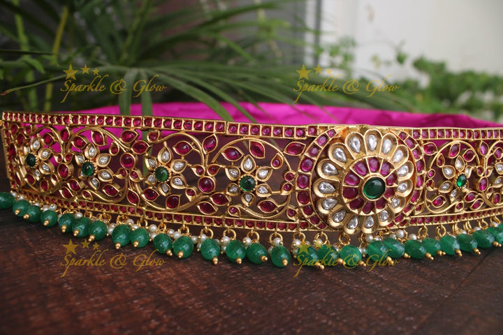 Gold alike non idol statement kemp hipbelt with greean beads