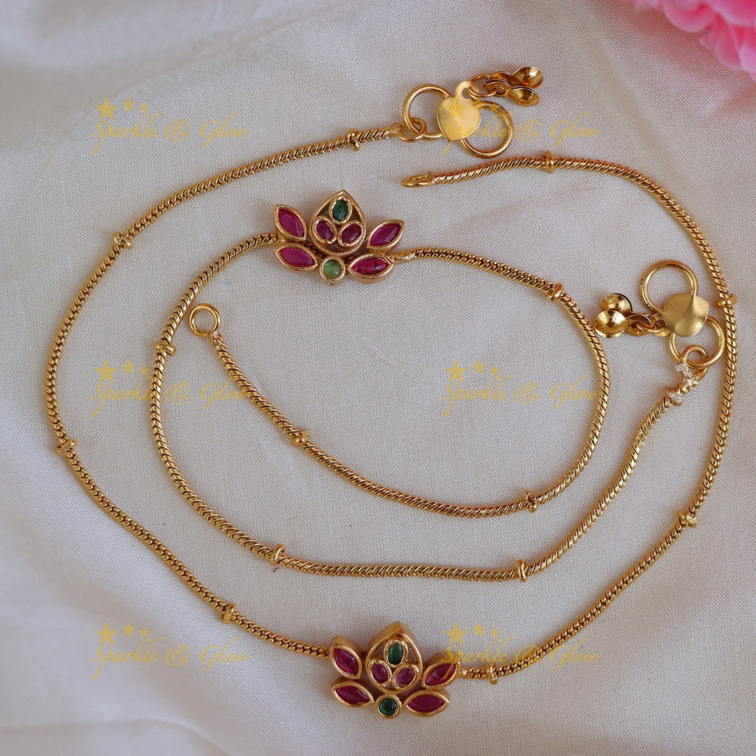 Elegant Radiant Gold Leaf Anklet for Special Occasions