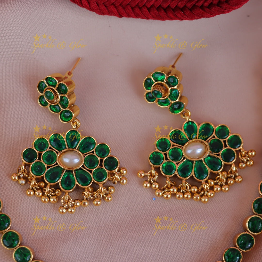 Exquisite Gold Bead Floral Necklace - Perfect for Celebrations